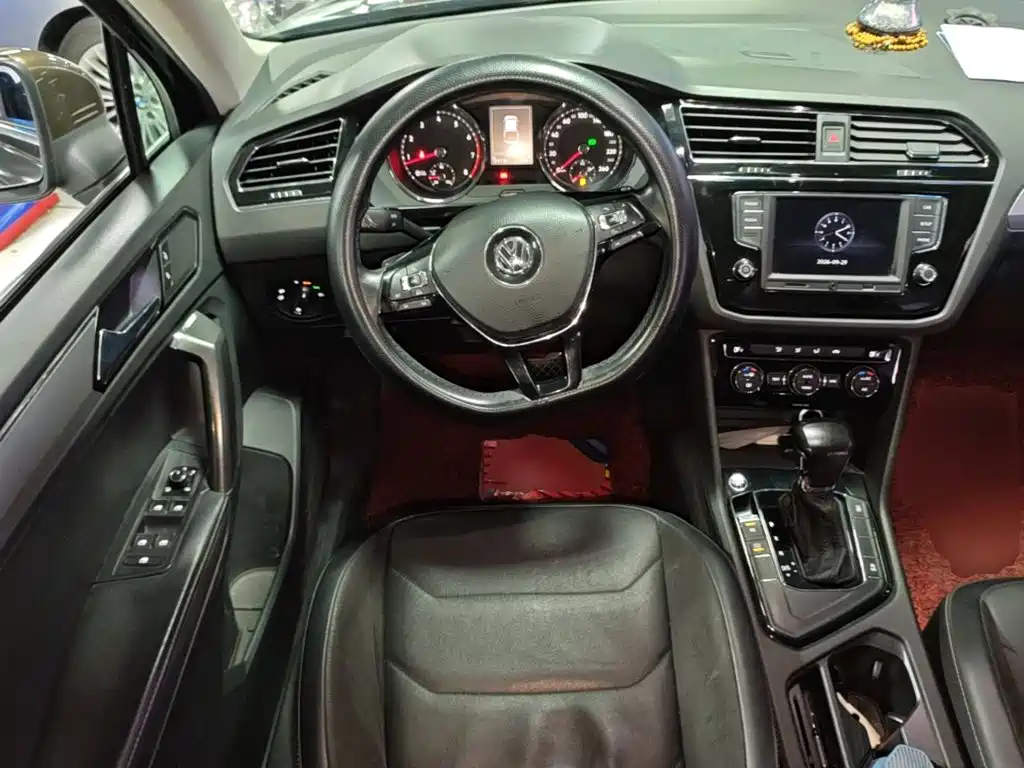 Volkswagen Tiguan L — миниатюра 15