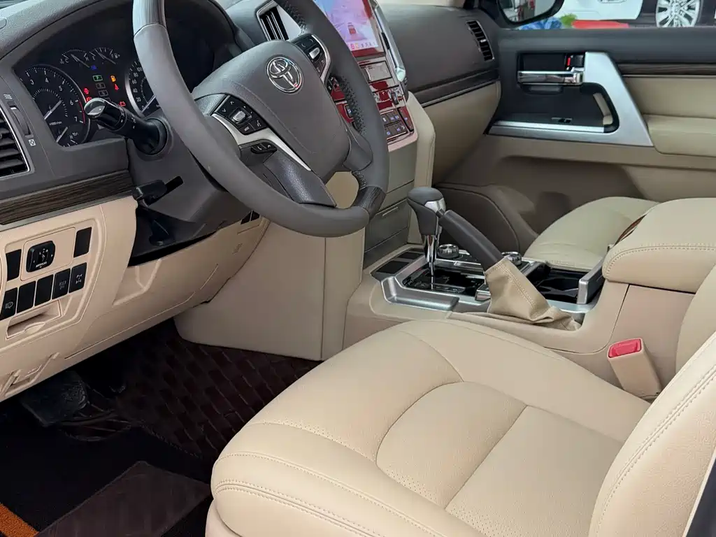 Toyota Land Cruiser 2012 4.0L AT VX