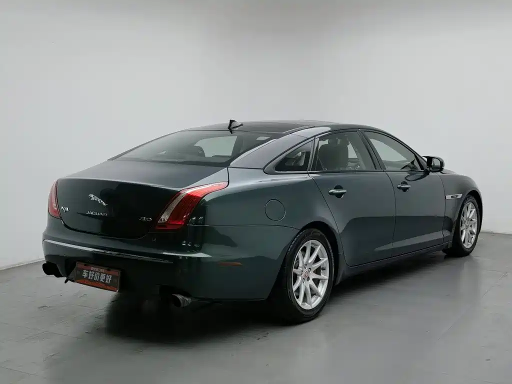 Jaguar XJ — миниатюра 2