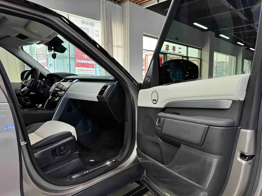 Land Rover Discovery — миниатюра 9