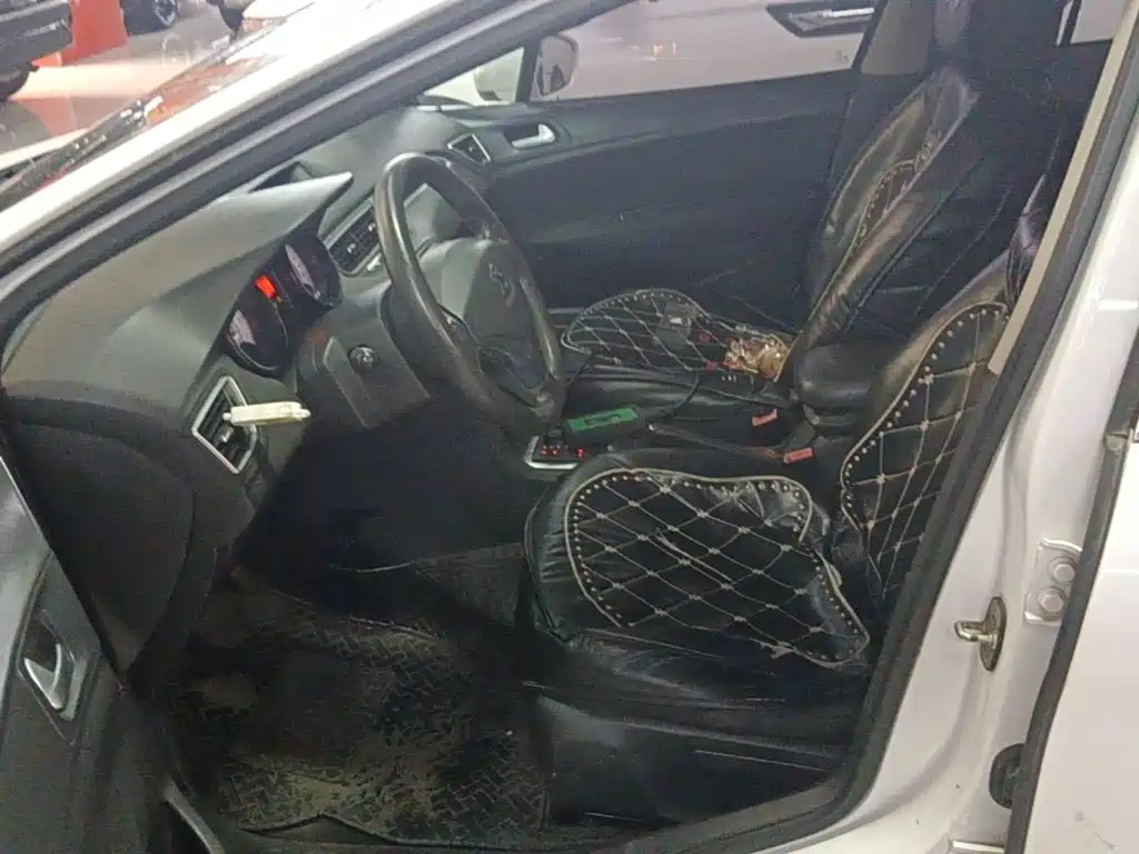 Peugeot 308 — миниатюра 15