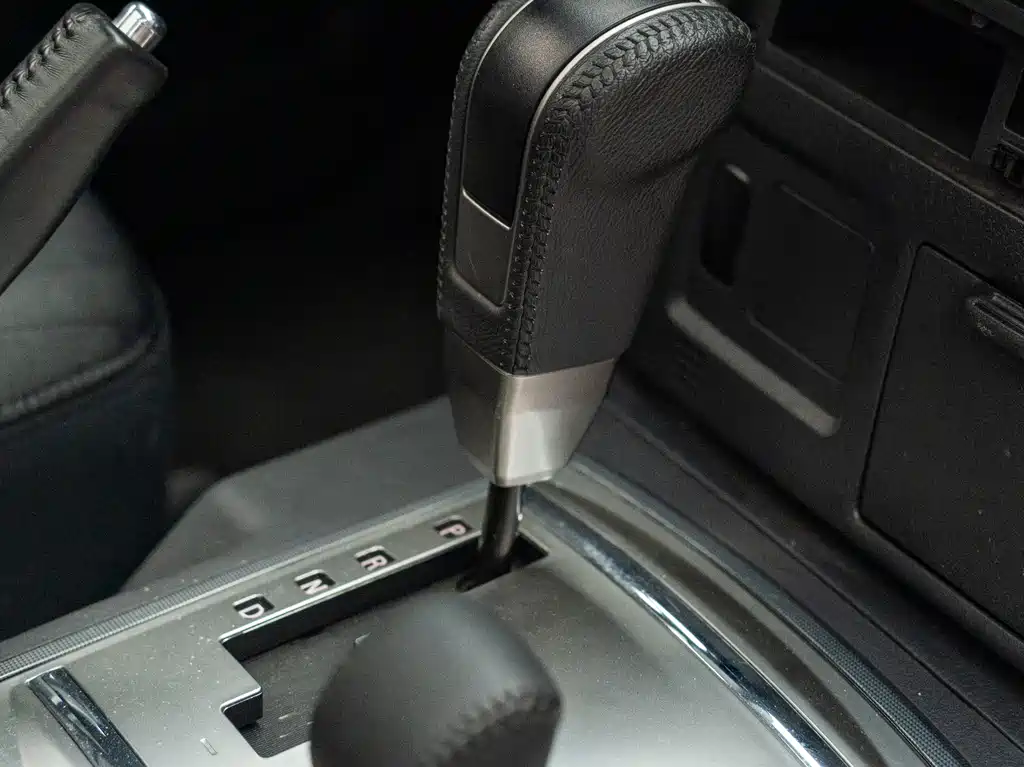 Mitsubishi Pajero (Import) — миниатюра 20
