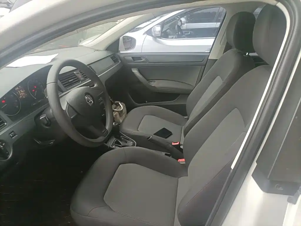Skoda Rapid Spaceback — миниатюра 15