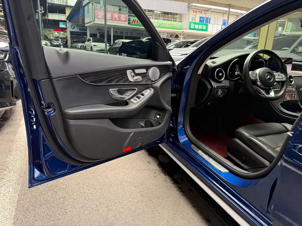 Mercedes-Benz C-Class — миниатюра 10