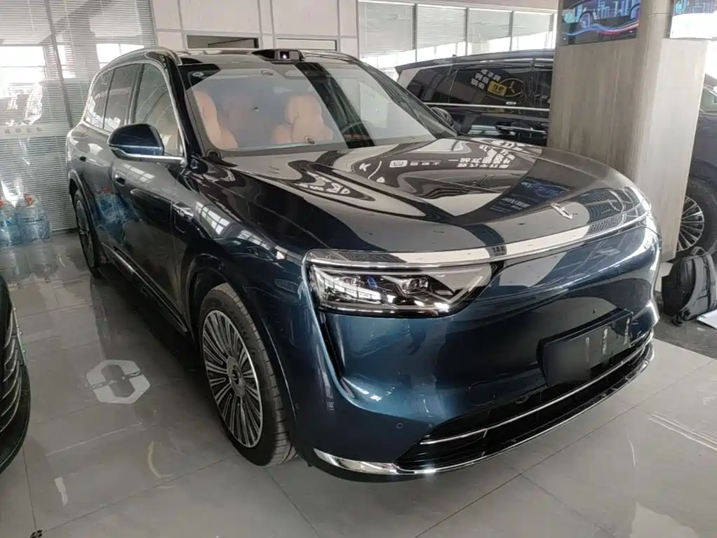 Aito M8 2025 Ultra 53.4kWh 5 мест (192 )