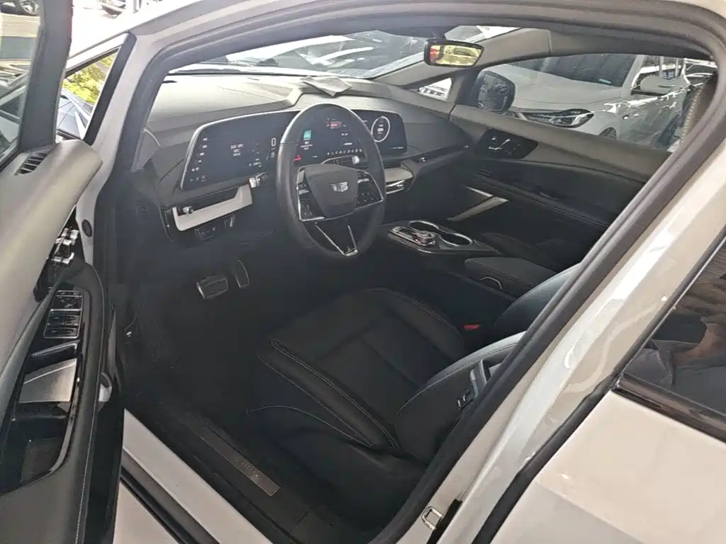 Cadillac IQ — миниатюра 15