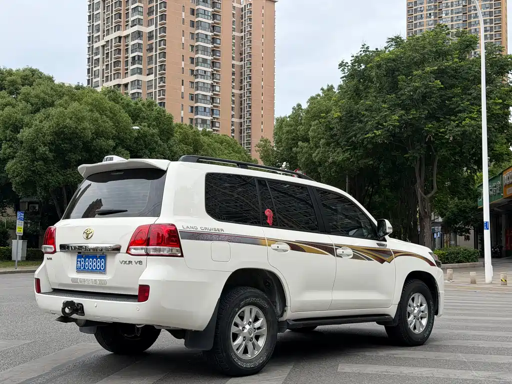 Toyota Land Cruiser 2010 4.7L AT VX