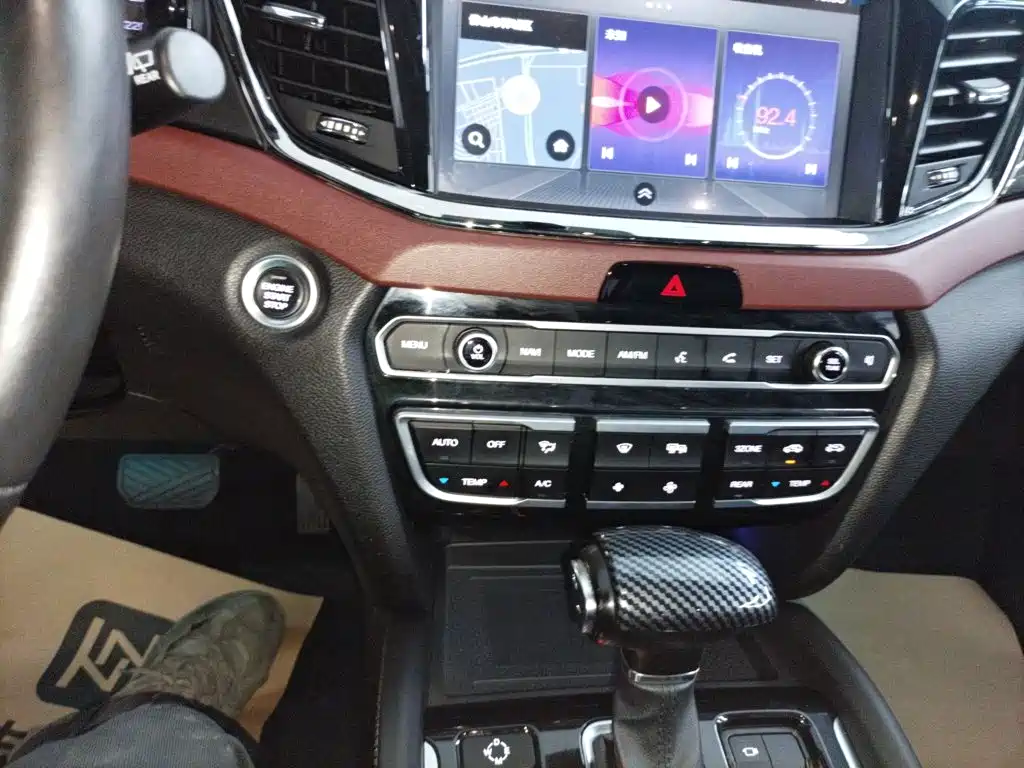 GAC GS8 2017 320T Luxury Smart Connect ( мест)