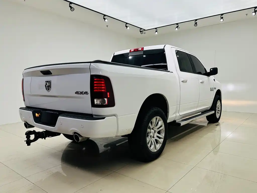 Ram Trucks 2016 5.7L AT