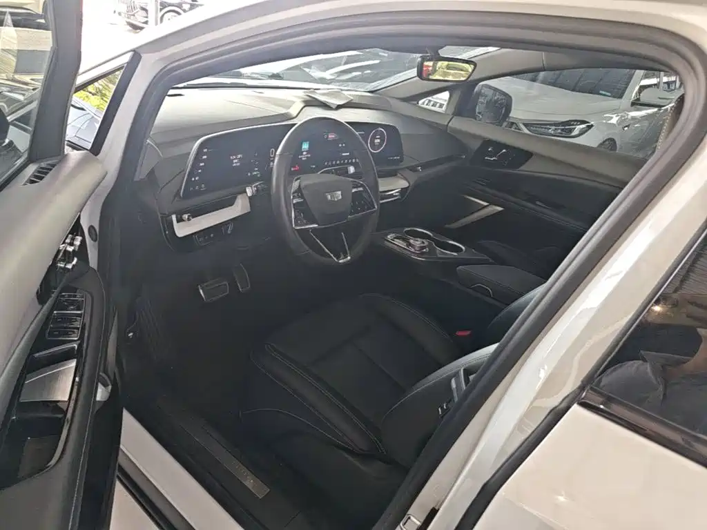 Cadillac IQ — миниатюра 16