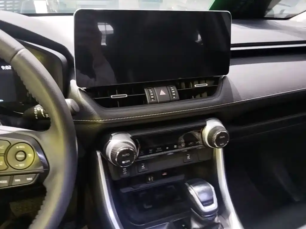 Toyota RAV4 — миниатюра 13