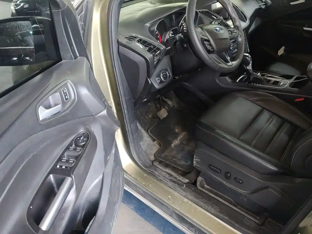 Ford Kuga — миниатюра 21