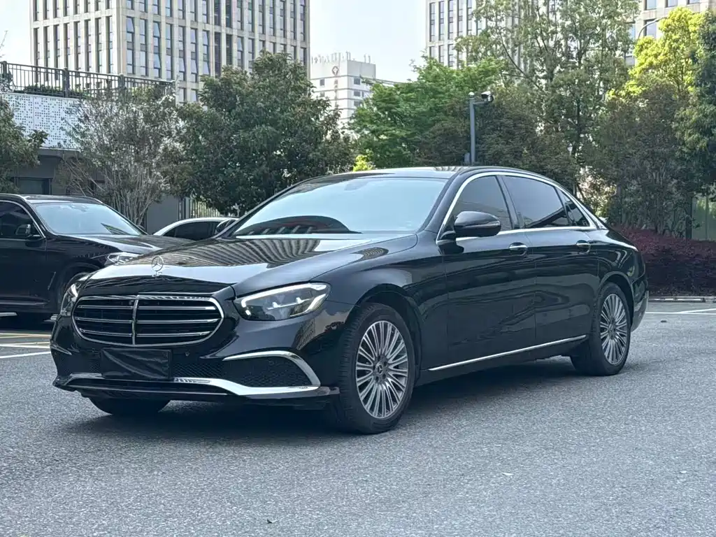 Mercedes-Benz E-Class 2022