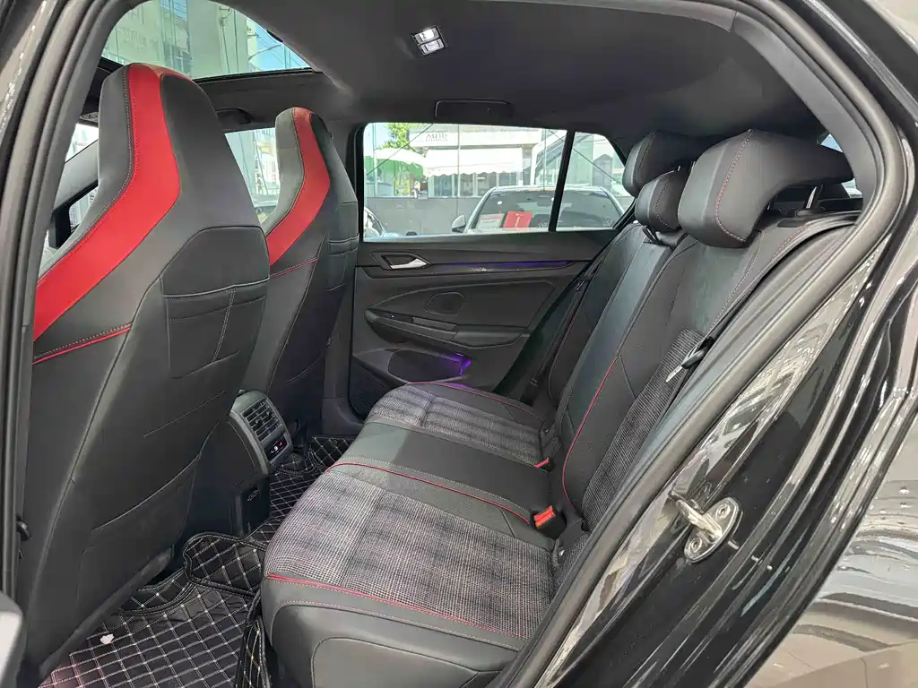 Volkswagen Golf GTI — миниатюра 9