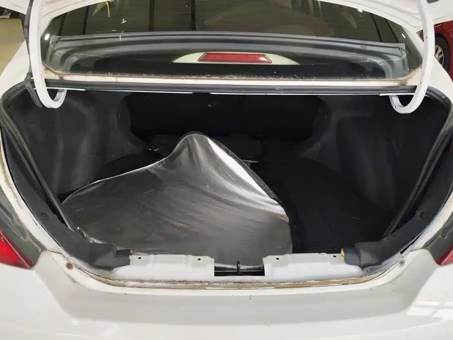 Geely Emgrand — миниатюра 4