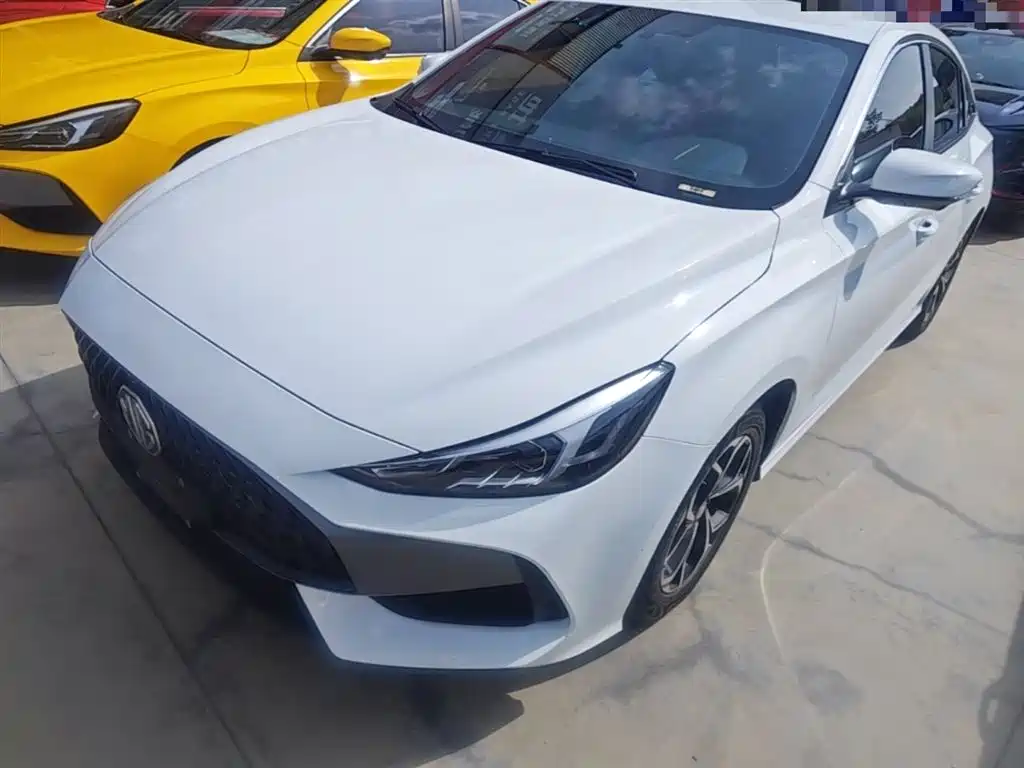 MG 5 2023 180DVVT CVT Luxury