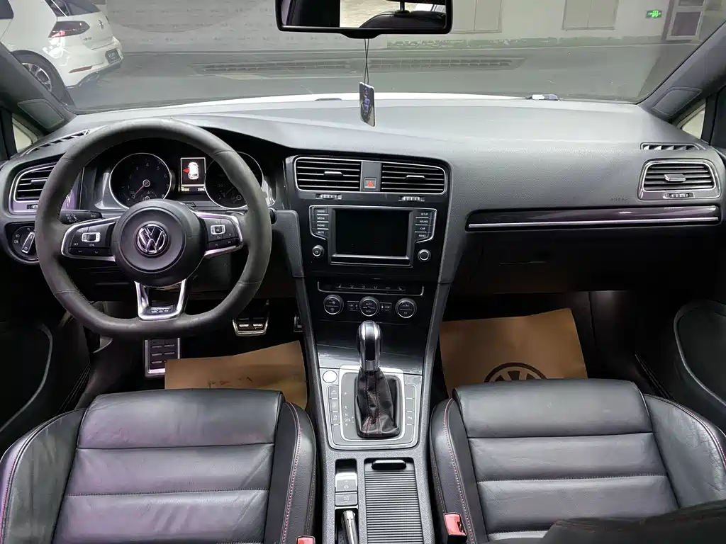 Volkswagen Golf GTI — миниатюра 4