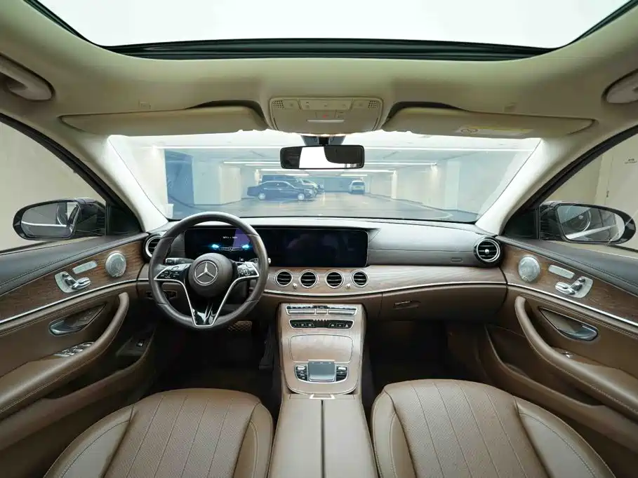 Mercedes-Benz E-Class — миниатюра 17