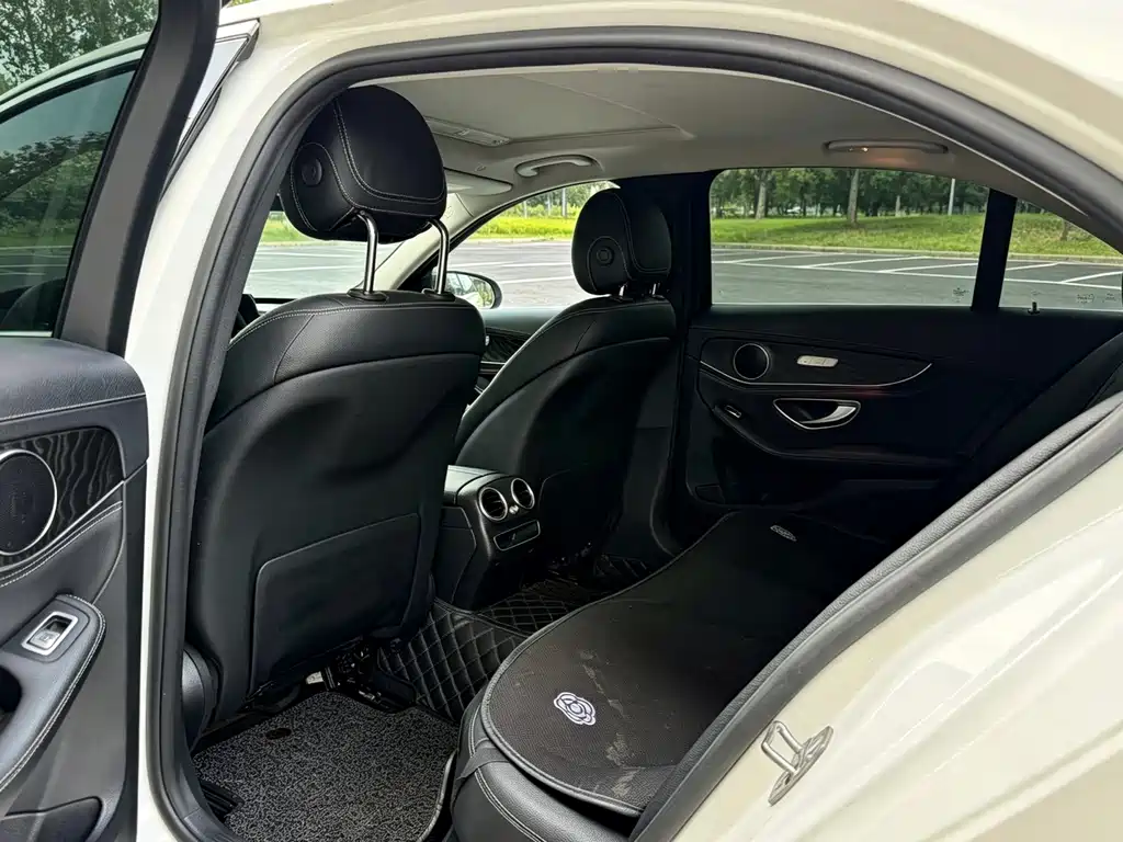 Mercedes-Benz C-Class — миниатюра 10