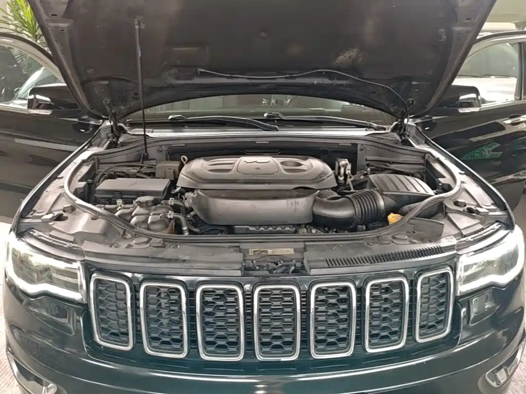 Jeep Grand Cherokee (Import) — миниатюра 25