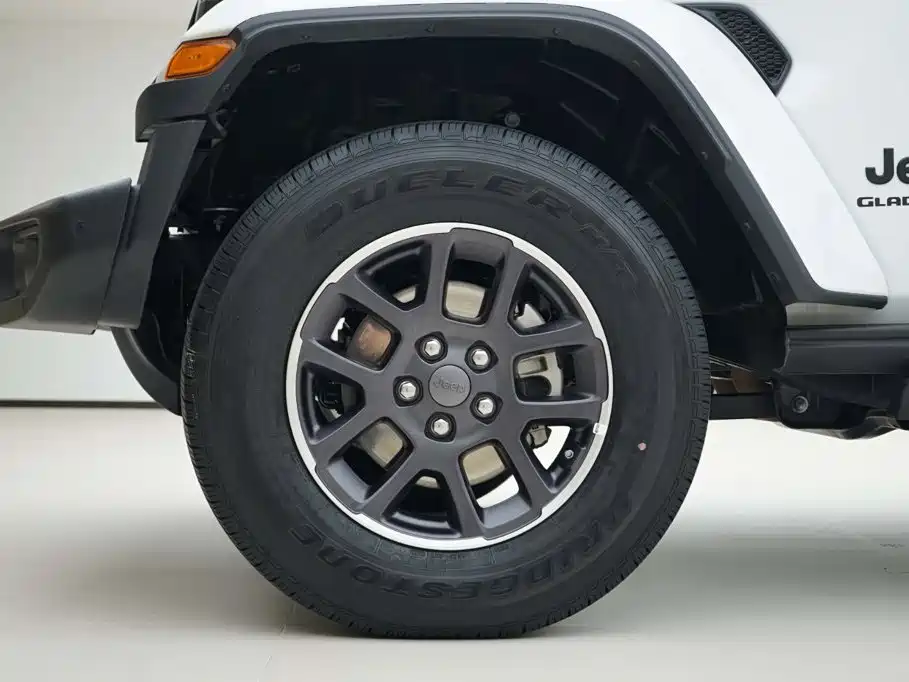 Jeep Gladiator — миниатюра 14