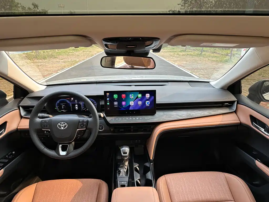 Toyota Camry — миниатюра 9