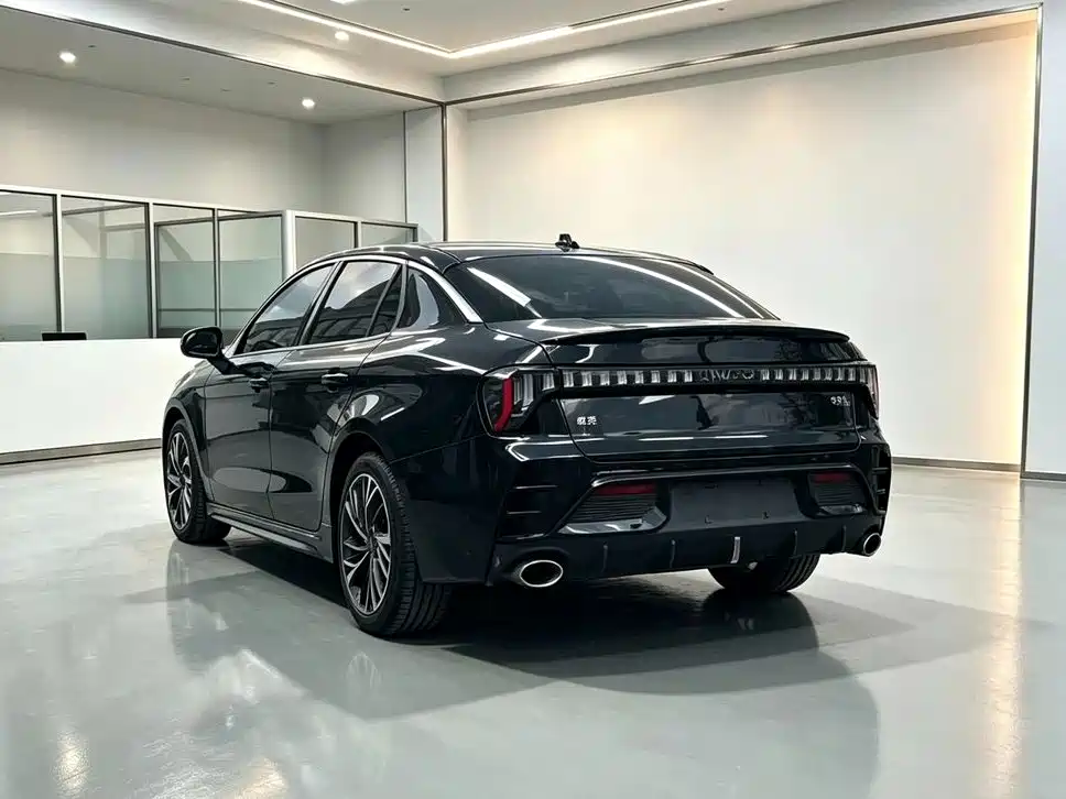 Lynk & Co 03 — миниатюра 7