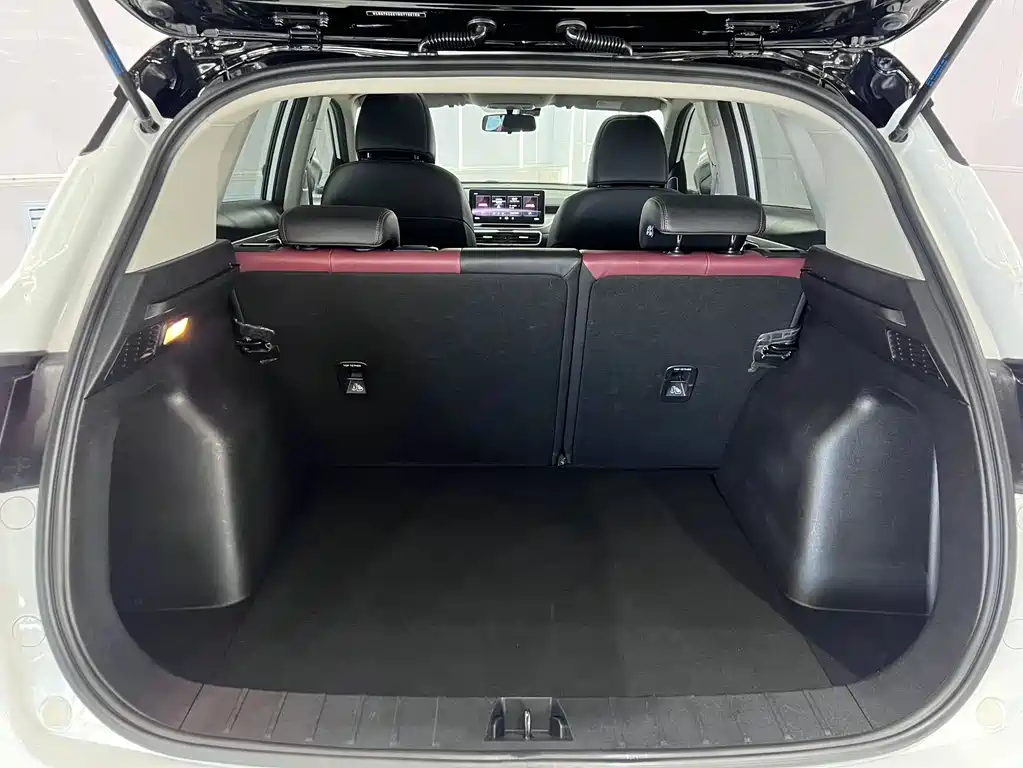 Geely Binyue — миниатюра 15