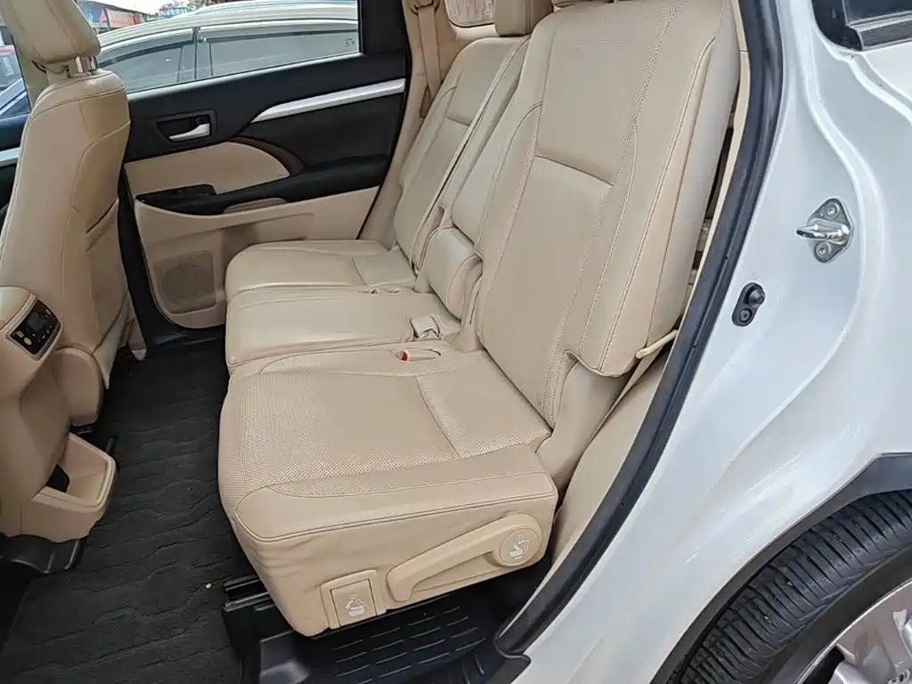 Toyota Highlander — миниатюра 17
