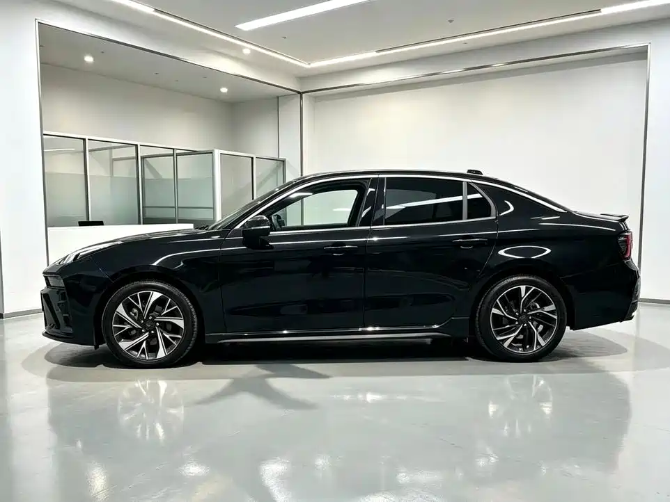 Lynk & Co 03 — миниатюра 8