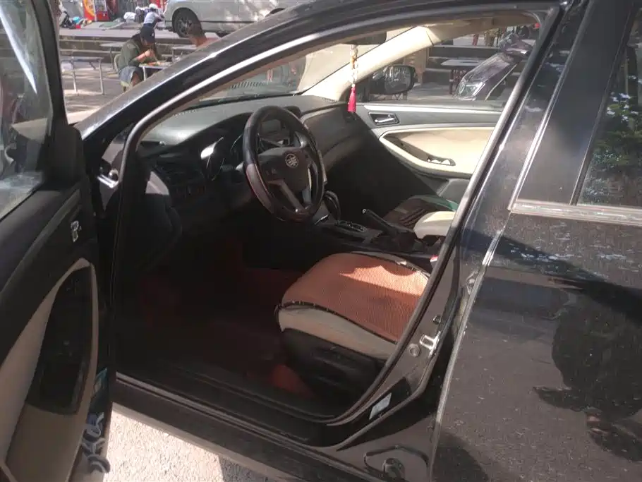 Bestune B70 2014 2.0L AT Comfort