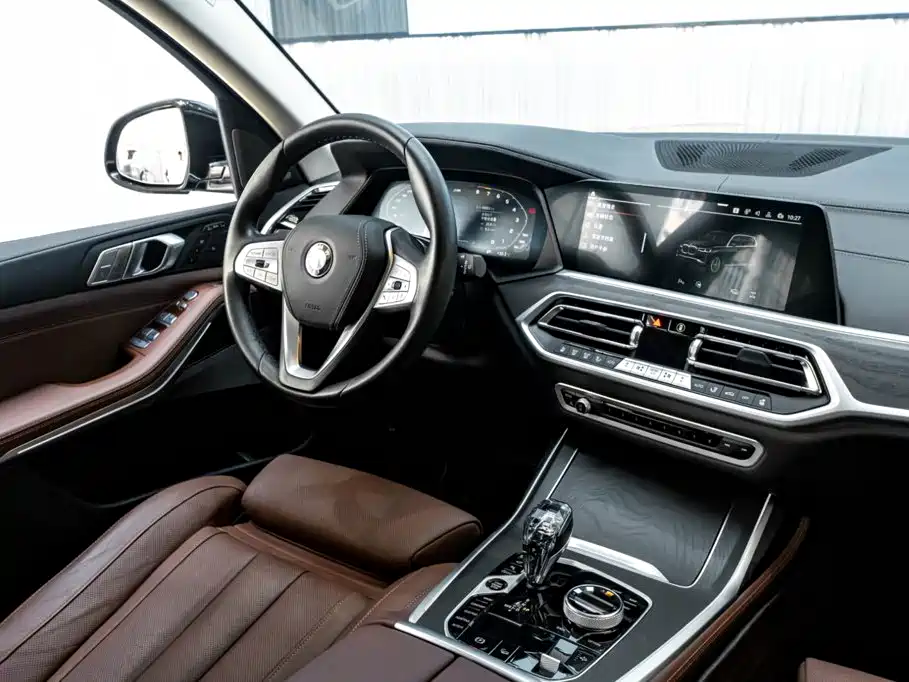 BMW X7 — миниатюра 24
