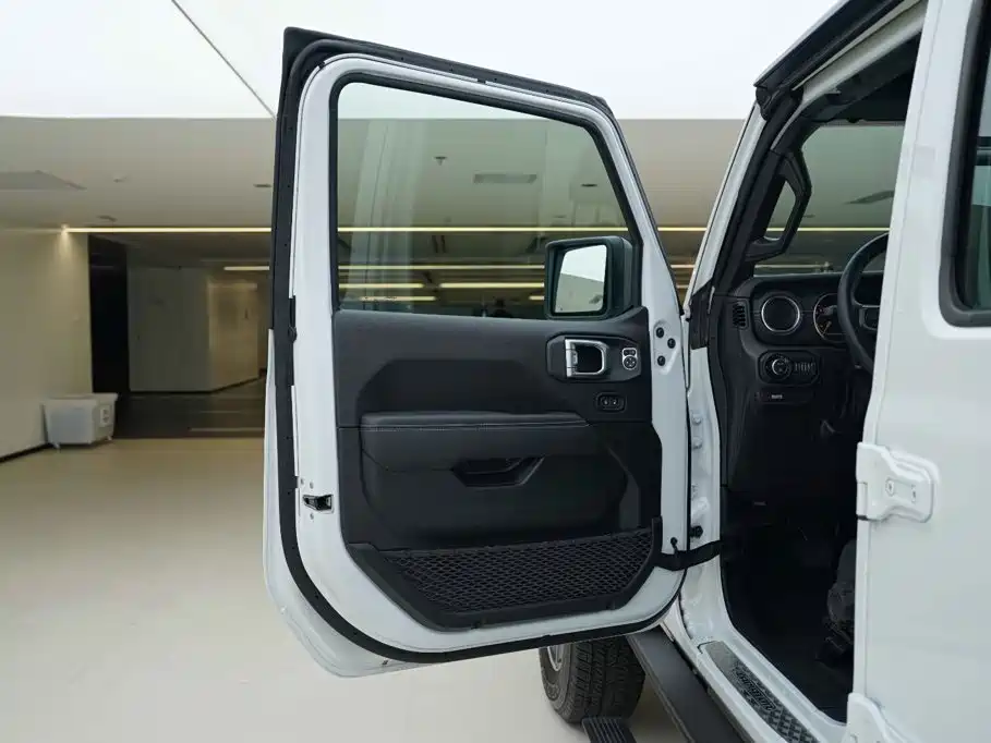 Jeep Gladiator — миниатюра 16