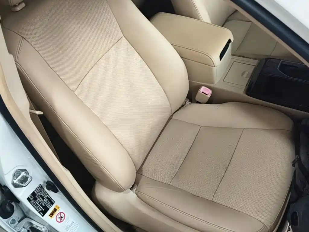 Toyota Camry — миниатюра 25