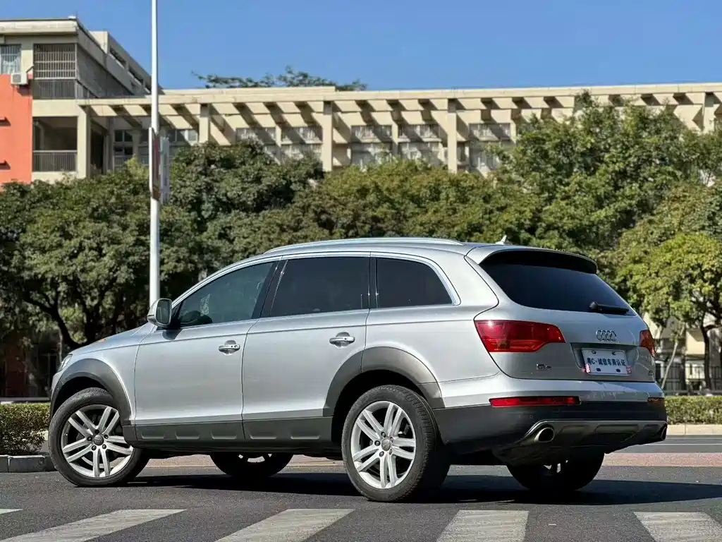 Audi Q7 — миниатюра 2