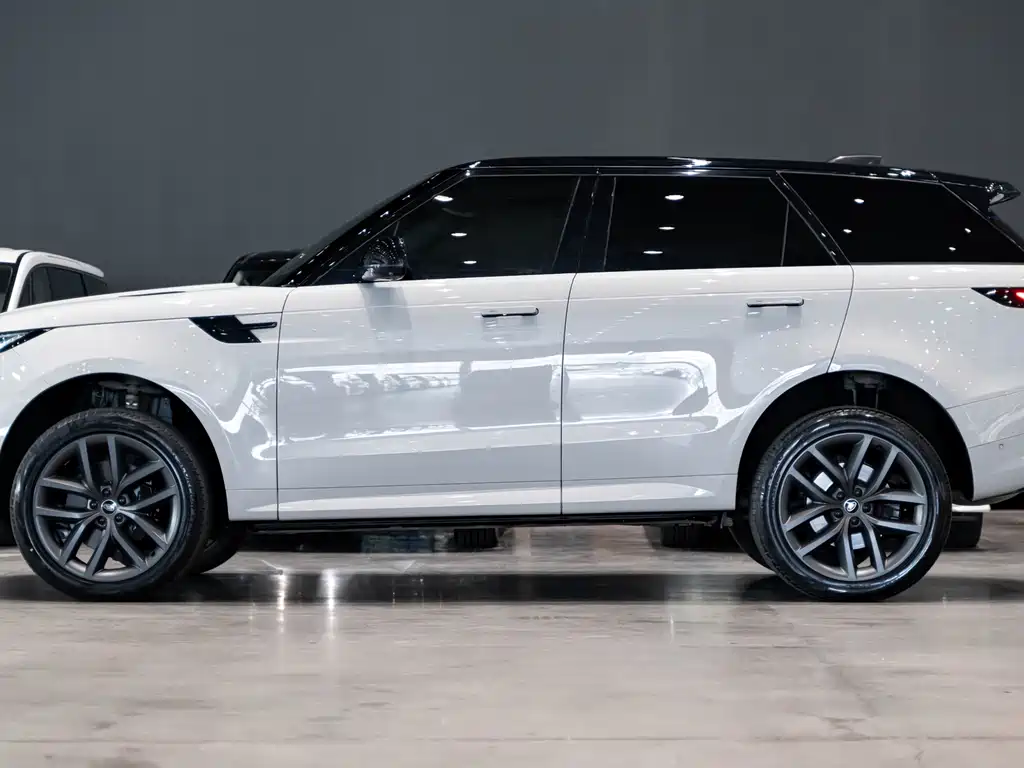Land Rover Range Rover Sport 2023 400PS Dynamic SE