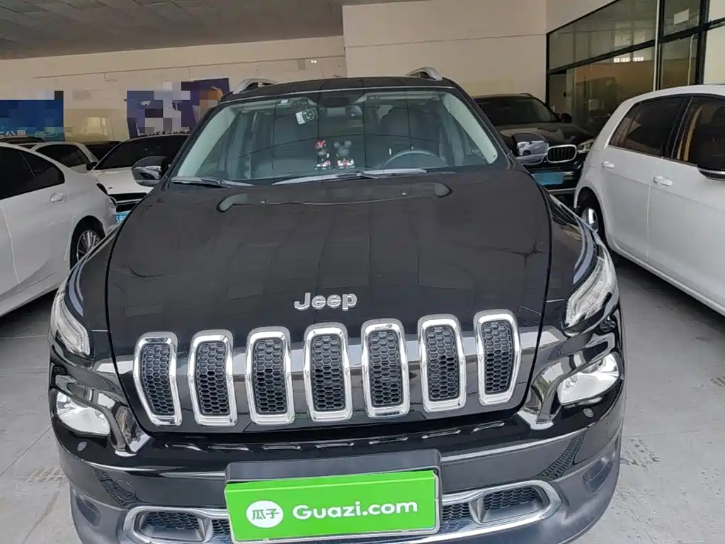 Jeep Cherokee — миниатюра 3