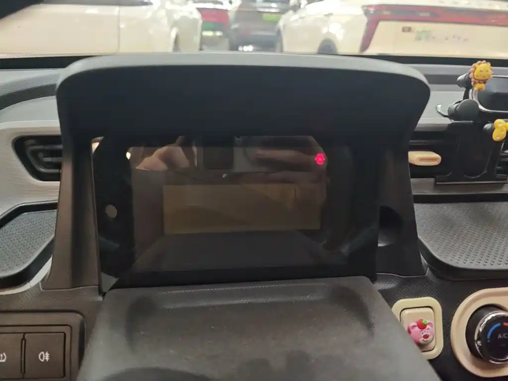 Wuling MINIEV — миниатюра 8