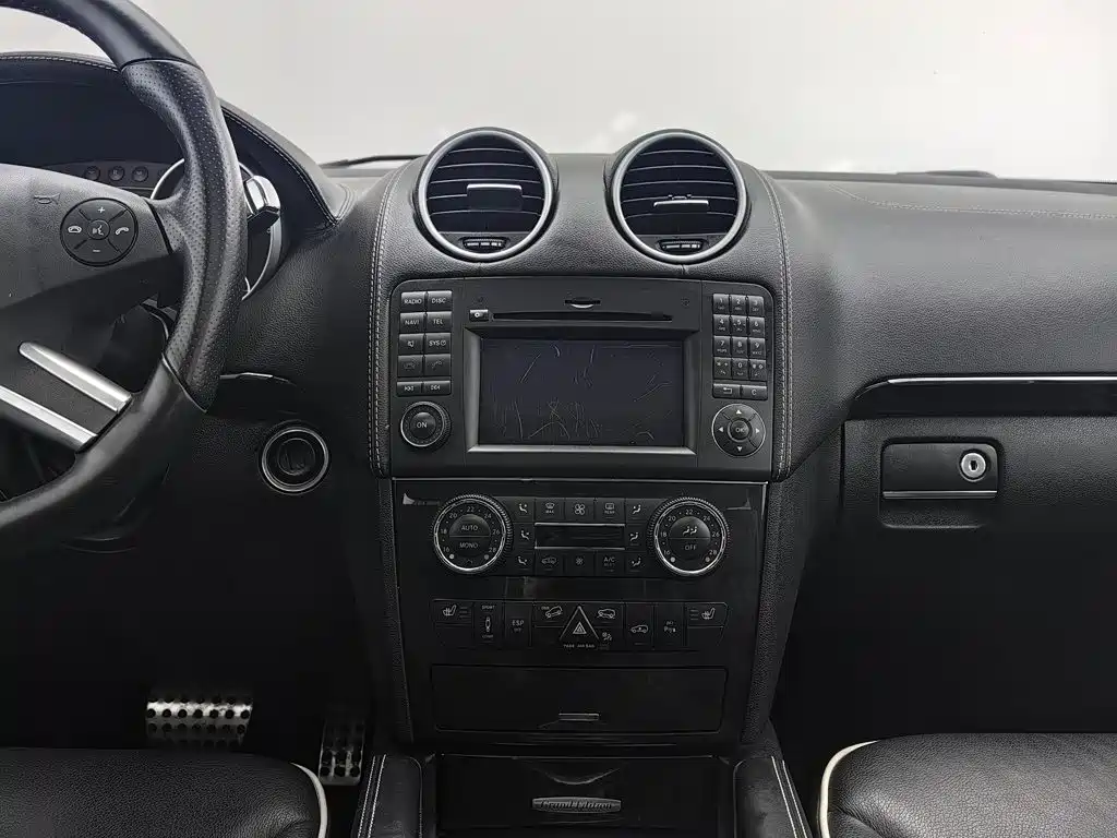 Mercedes-Benz M-Class — миниатюра 12