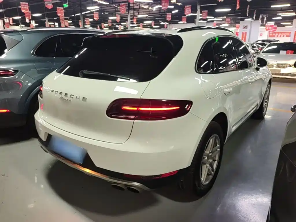 Porsche Macan — миниатюра 7