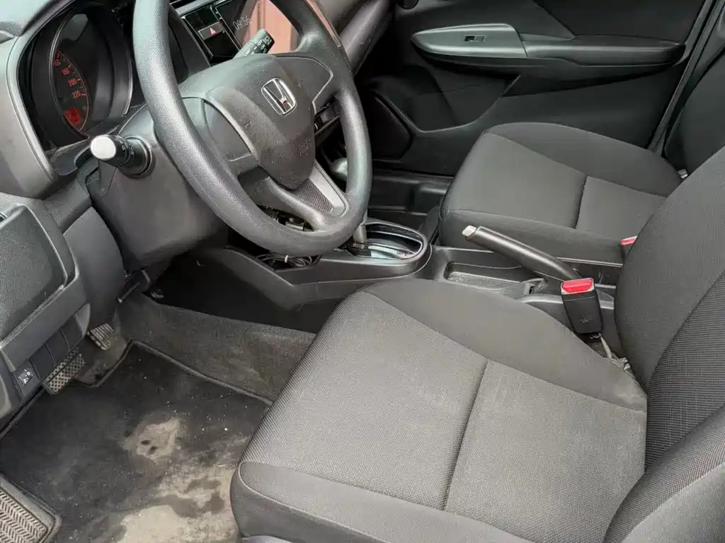 Honda Fit — миниатюра 10