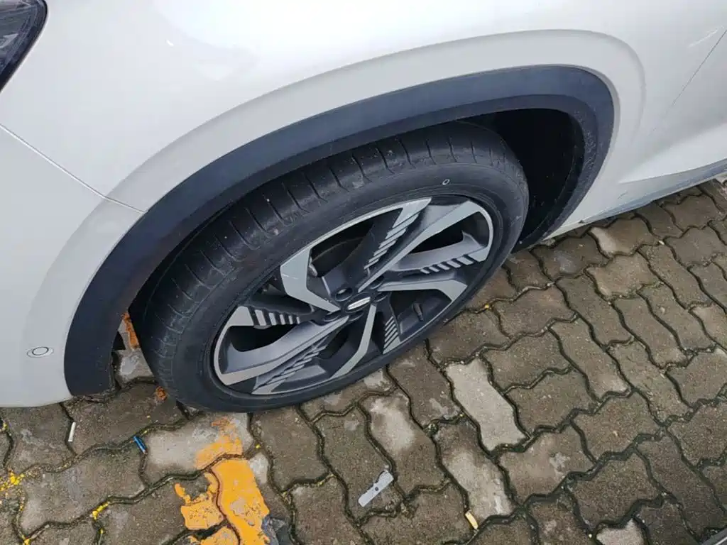Geely Xingyue L — миниатюра 23