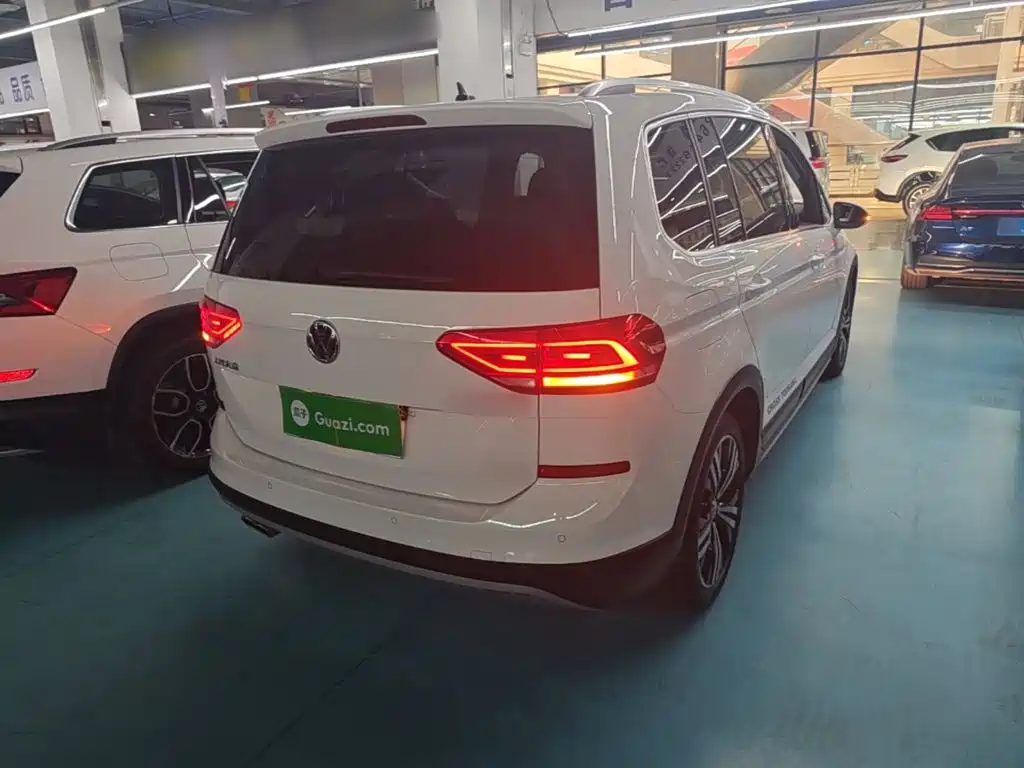 Volkswagen Touran — миниатюра 7