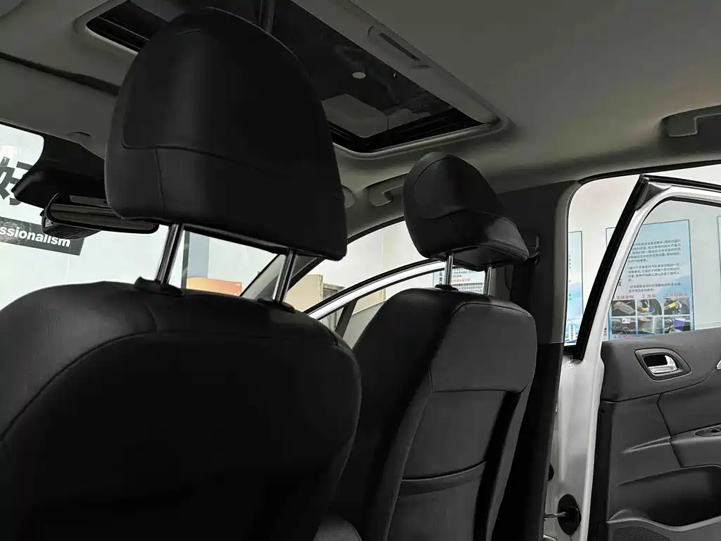 Citroen C4L — миниатюра 7