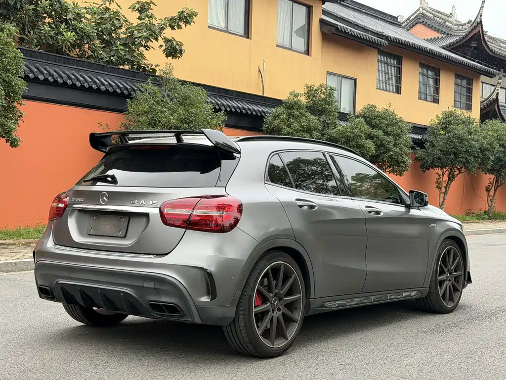 Mercedes-Benz GLA AMG — миниатюра 9