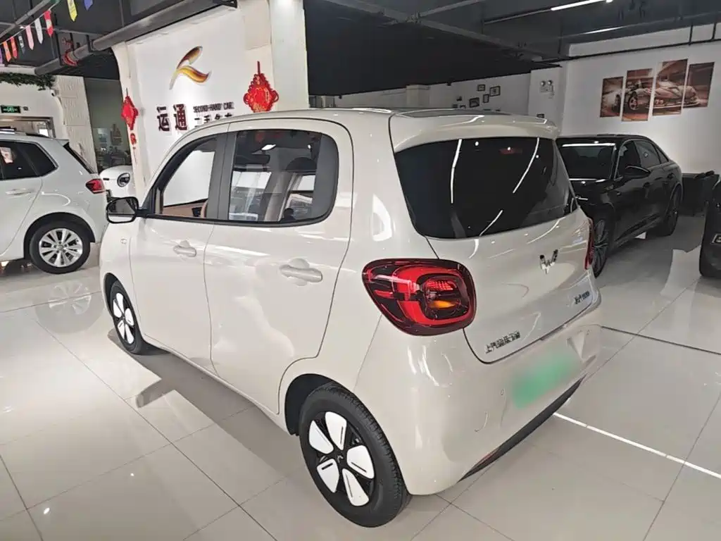 Wuling MINIEV — миниатюра 5