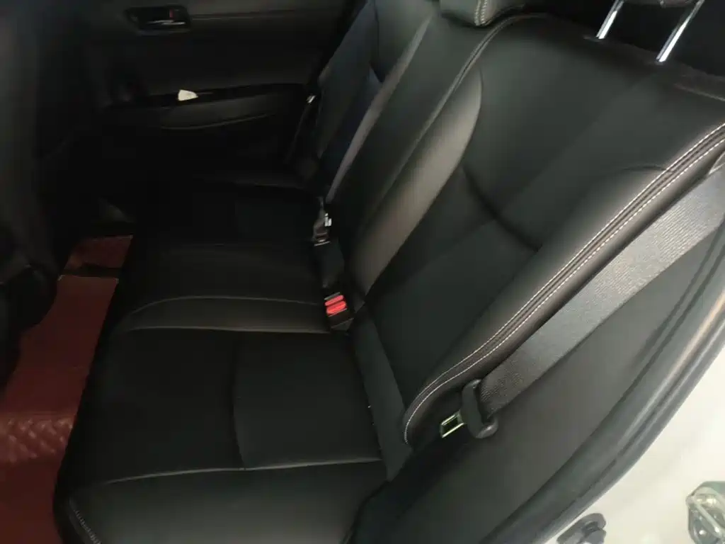 Toyota Corolla Cross — миниатюра 17