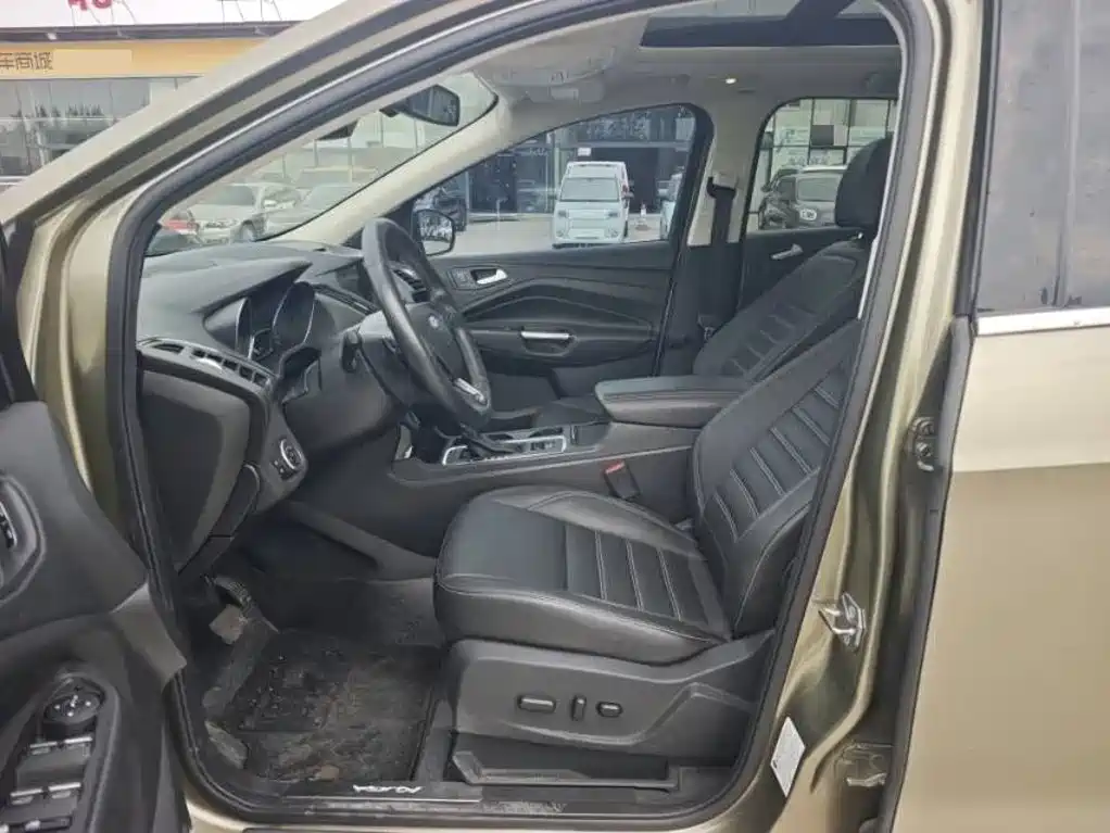 Ford Kuga — миниатюра 8
