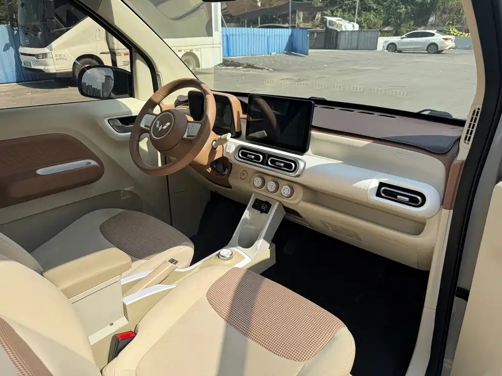 Wuling MINIEV — миниатюра 9