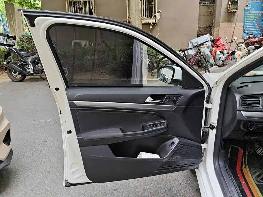 Volkswagen Lavida — миниатюра 7